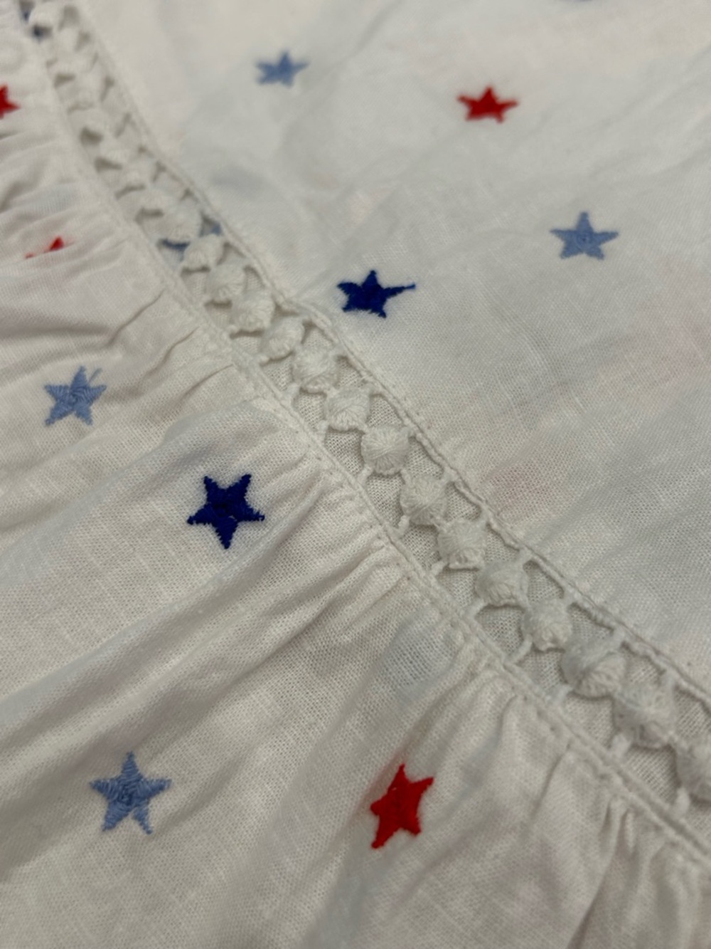 crown & ivy White Sleeveless Star-Print Tassel Peasant Top - Picture 7 of 9